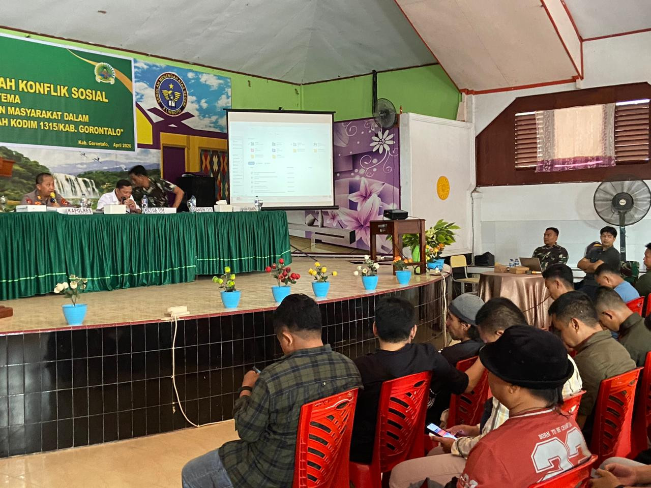Kodim 1315 Kabupaten Gorontalo Hadir Dalam Pembinaan Komunikasi Cegah Konflik Sosial Bersama Ratusan Peserta 146f8623-056c-4bef-9738-fc47322a61f3.jpg