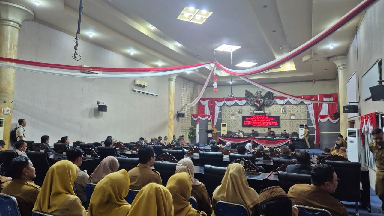 Danramil 01 Telaga Wakili Dandim Hadiri Rapat Paripurna Bahas Ranperda RTRW Kabupaten Gorontalo Tahun 2025–2045 1808d477-230f-4b39-ae0e-2d222222222222222222222231ca4d9be9.jpg