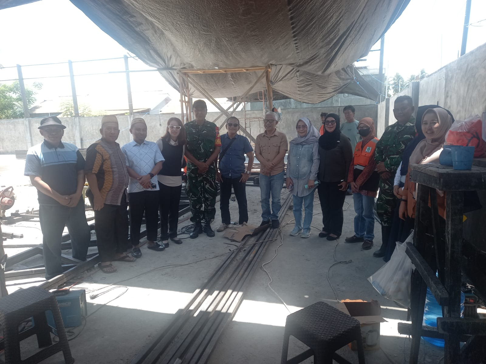 Danramil Telaga Sambut Kunjungan Komisi I DPRD Provinsi Gorontalo Tinjau Progres Pembangunan Gerai KDMP Desa Tenggela 1fd7b12d-1fd6-4146-b792-20811d924e97.jpg