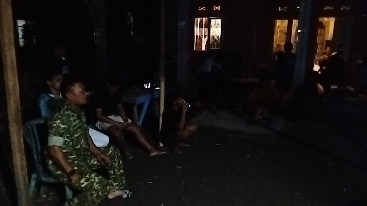 Personel Koramil 1315-03/Tabongo Pererat Kebersamaan Bersama Warga Desa Dunggala Melalui Nonton Bareng Laga Curaçao Vs Pantai Gading 5ce5d730-f8ea-4034-9e4e-0804a4sssssssssssssssssssssssssssss048445.jpg