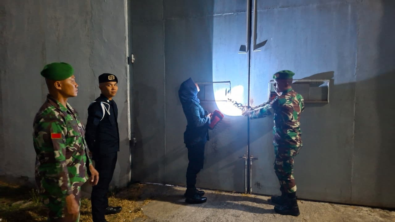 Patroli Sambang Koramil 1315-02/Limboto Dan Lembaga Pemasyarakatan Perempuan Kelas III Gorontalo Jaga Situasi Tetap Kondusif 5fcdbc30-d244-2222222222222222222222222224333-a019-5f7053f3e157.jpg