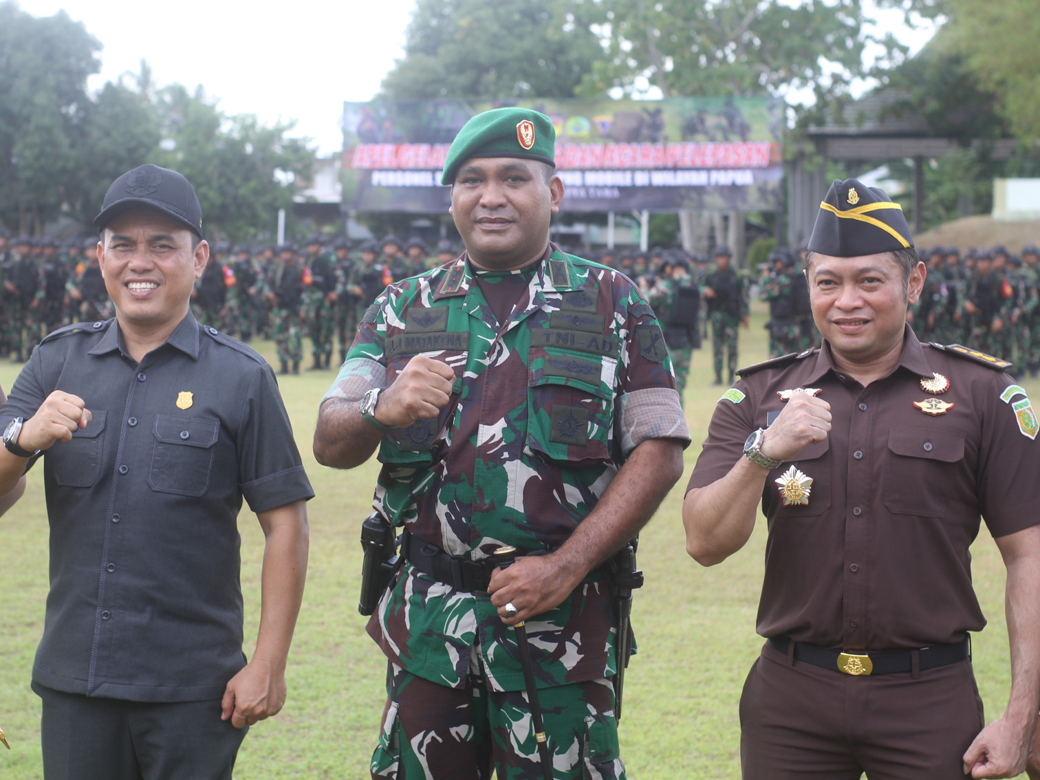 Dandim 1315 Kabupaten Gorontalo Hadiri Apel Kesiapan Operasi Dan Pelepasan Satgas Pengamanan Perbatasan RI PNG Mobile Papua IMG_3765.jpg