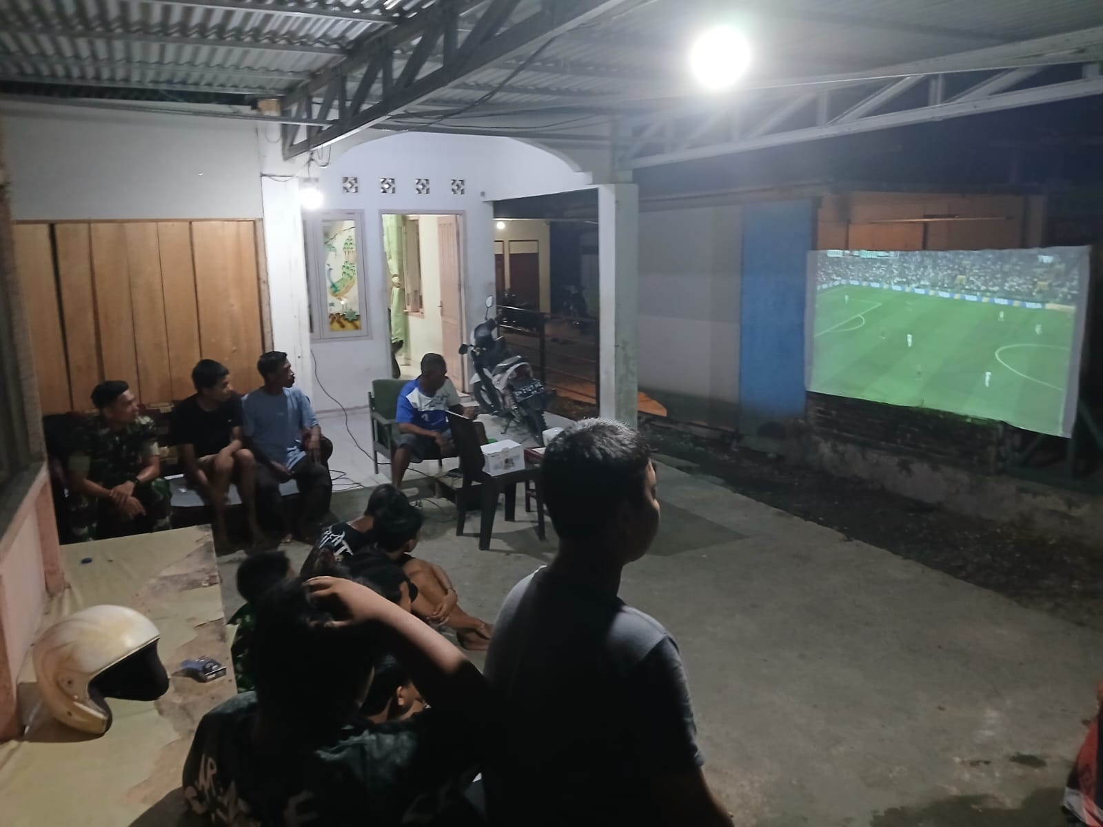 Kodim 1315 Gorontalo Bangun Keakraban Bersama Warga Melalui Nonton Bareng Laga Tunisia Melawan Belanda Piala Dunia b1a2da6e-ca5d-4705-a656-73f633333333333333333357daed2e.jpg