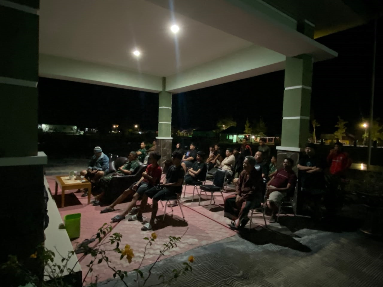 Personel Kodim 1315/Kab. Gorontalo Dan Warga Tabongo Barat Nobar Seru Laga Piala Dunia Prancis Kontra Maroko cd53924f-53d9-4444444444444444444a40-874c-b99f60ae718e.jpg