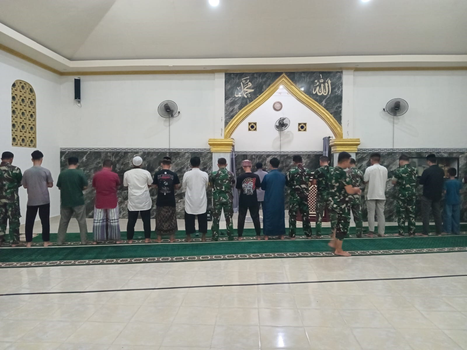 Kebersamaan Ramadan Personel Kodim 1315 Kabupaten Gorontalo Gelar Buka Puasa Bersama Warga Sekitar